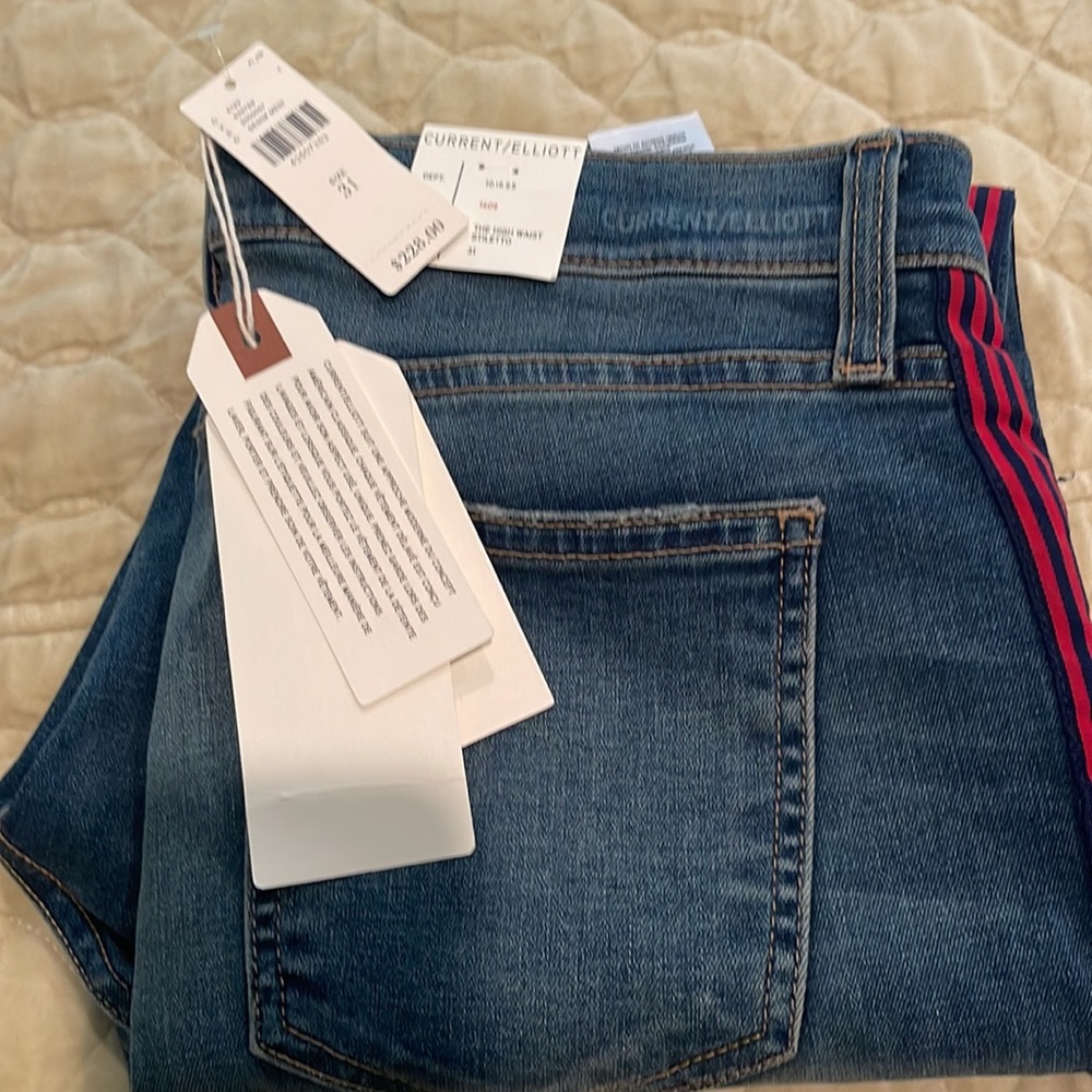 Current Elliot High waisted Stiletto .w/ red and navy Sz 31